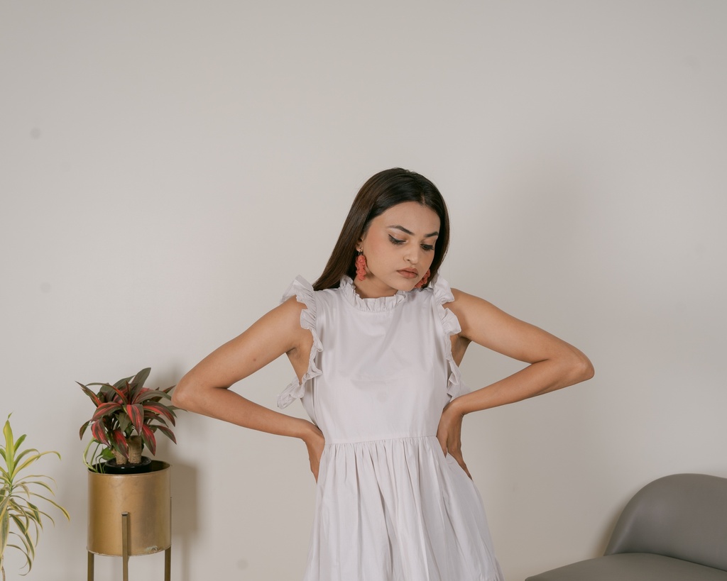 RUFFLE SLEEVE+NECK(WHITE)